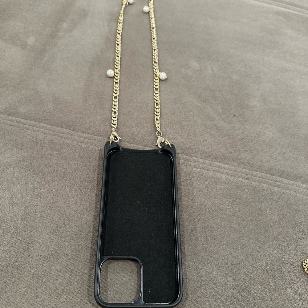 Gold Chain Black Smartphone Case with Textured Design